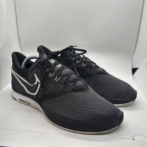 Nike Zoom Strike Mens Size 10 Black Lightweight Running Training Sneaker Shoes